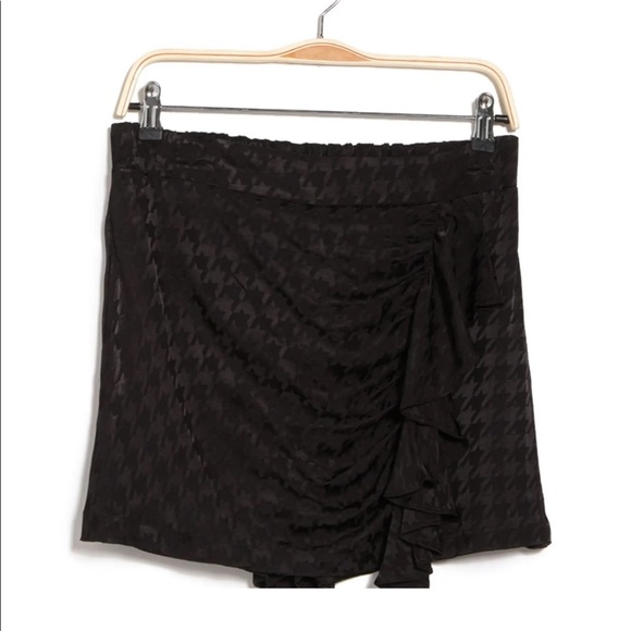 Laundry By Shelli Segal Skirts Nwt Laundry Houndstooth Ruffled Skort Poshmark